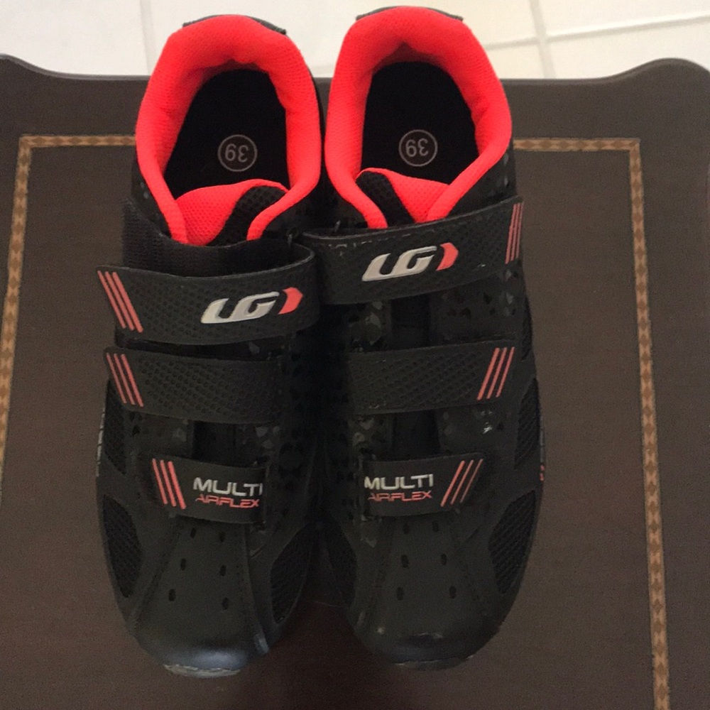 Spinning women shoes